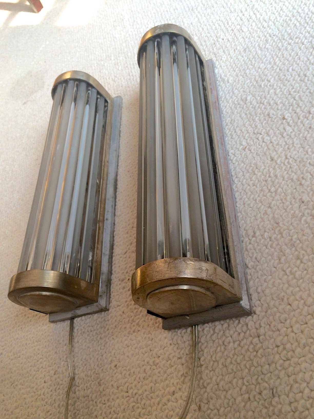 French Maison Baguès Very Rare Pair of Neoclassic Silver Leaf Patina Sconces For Sale