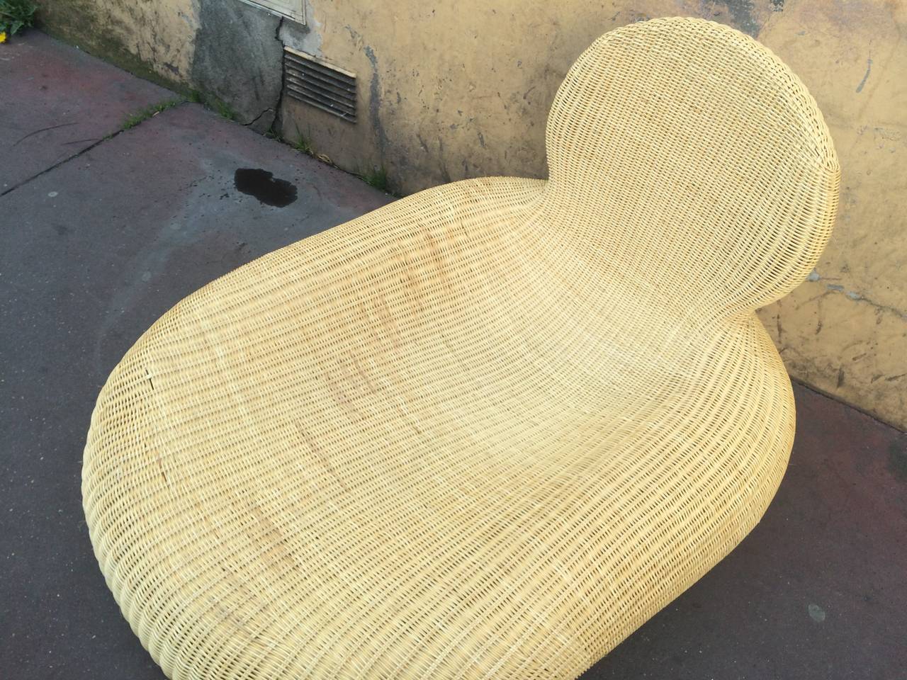 Awesome Pair of Anthropomorphic Rattan Lounge Chairs In Good Condition In Paris, ile de france