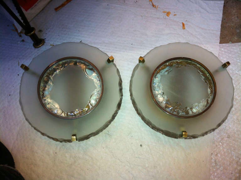 Max Ingrand for Saint Gobain Set of Two Pairs of Etched Glass Round Sconces For Sale 3