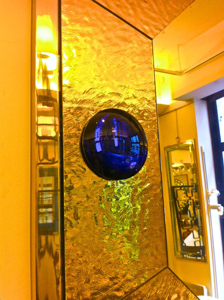 spectacular octogonal mirror with gold leaf effect frame by Andre Hayat In Excellent Condition In Paris, ile de france