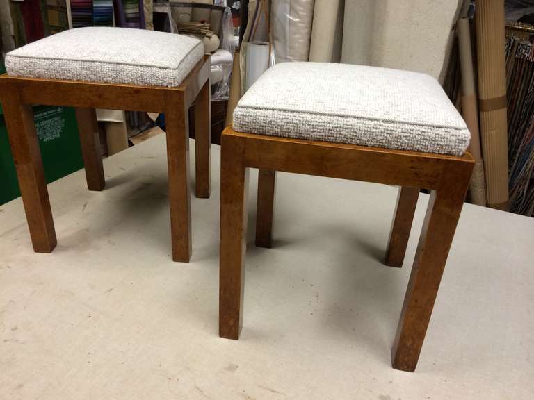Jean Michel Frank Attributed Pair of Stools, Newly Reupholstered In Excellent Condition For Sale In Paris, ile de france