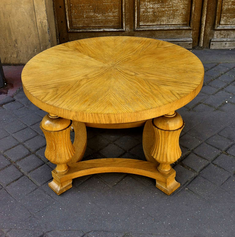 Neoclassic Sturdy Oak Coffee Table with Carving Details, 1940s For Sale 1