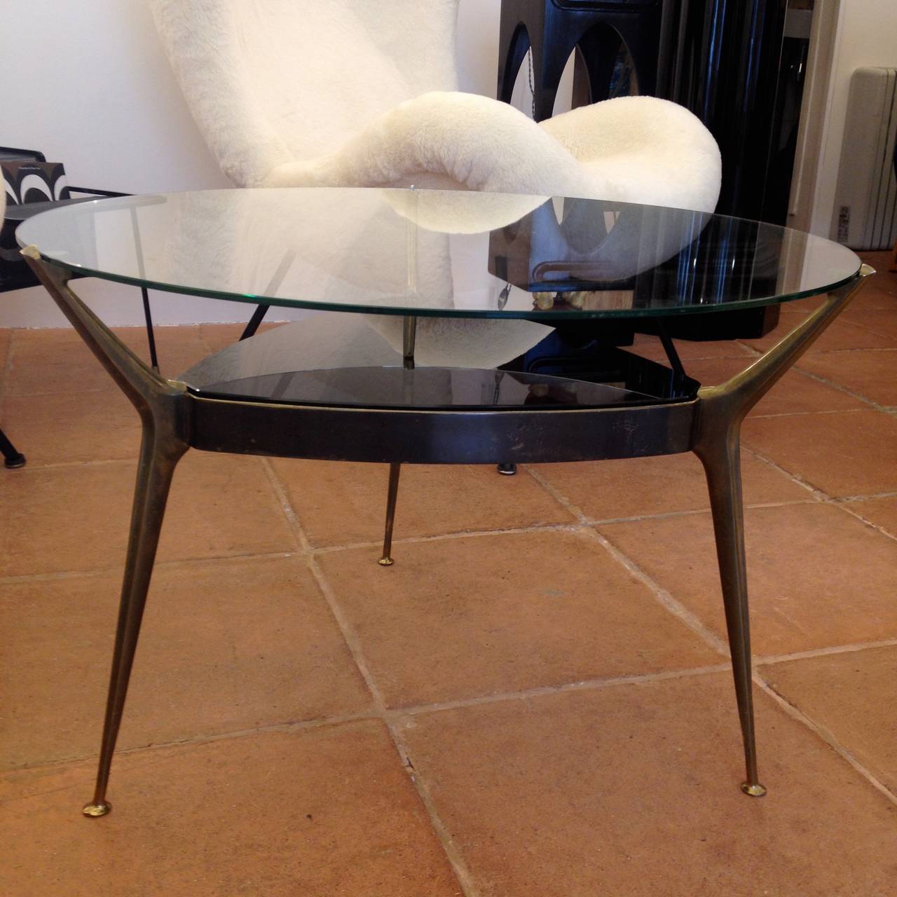 Cesare Lacca superb design two-tier tripod coffee table.