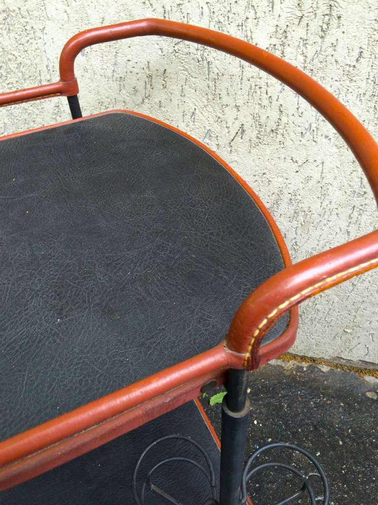 French Jacques Adnet 1950s Black and Brown Hand-Stitched Leather Bar Rolling Table For Sale