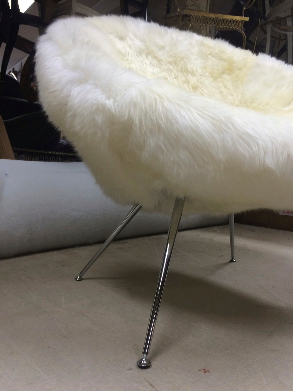 Flying Saucer Style Pair of Chairs Covered in Genuine Long Haired Sheep Skin Fur In Excellent Condition For Sale In Paris, ile de france