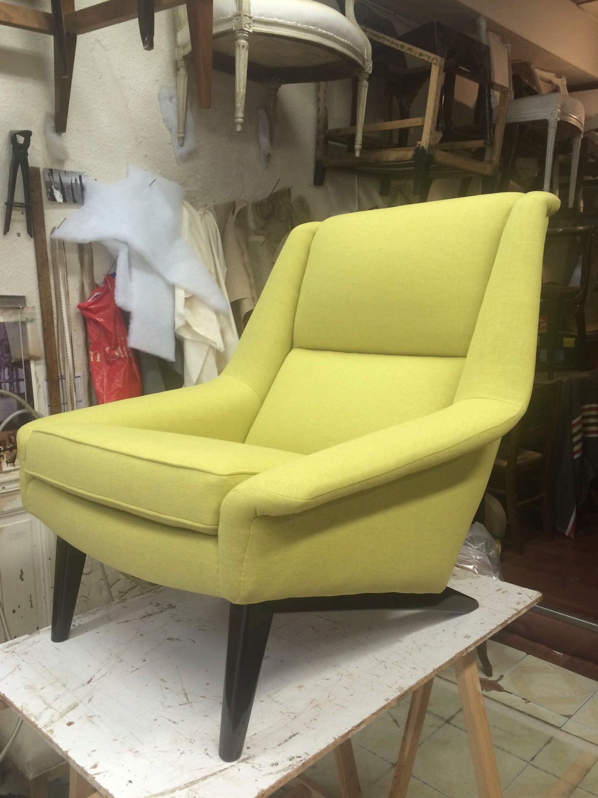 Folke Ohlsson for Fritz Hansen large and extremely comfortable pair of lounge chairs totally reupholstered in a yellow chine cloth.