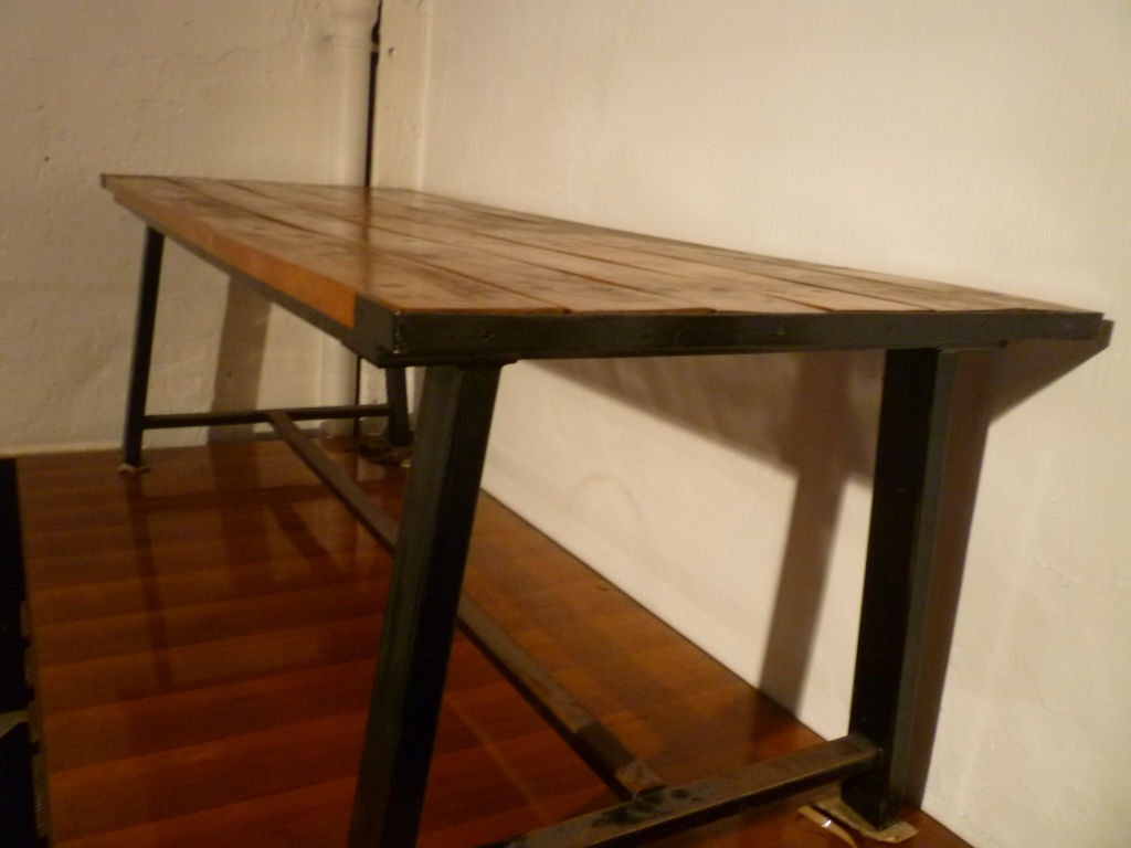 French Long Workshop Table in Iron and Mahogany Top For Sale 1