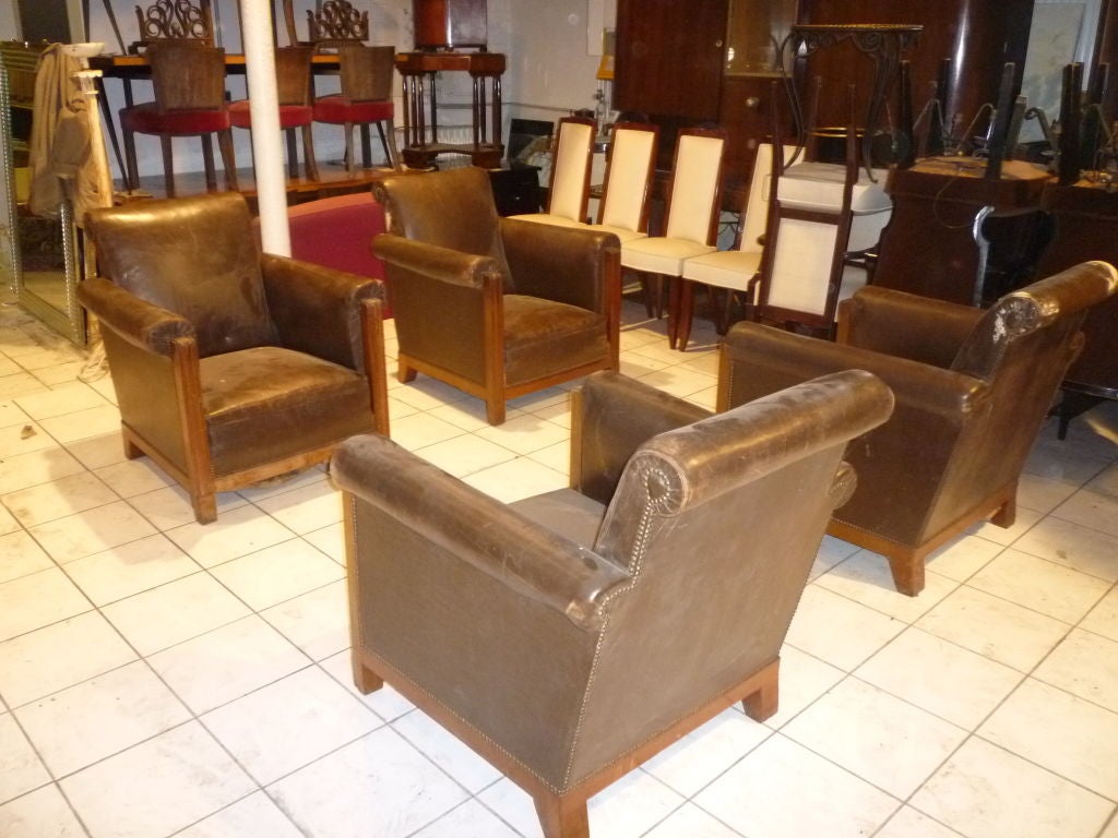Set of 4 1930s comfortable club chairs by Majorelle-Nancy with an extremely elegant design.