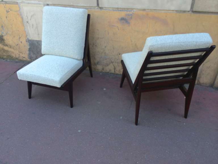 Pair of French 1950s Slipper Chairs with Pure Design, Newly Recovered in Maharam For Sale 3