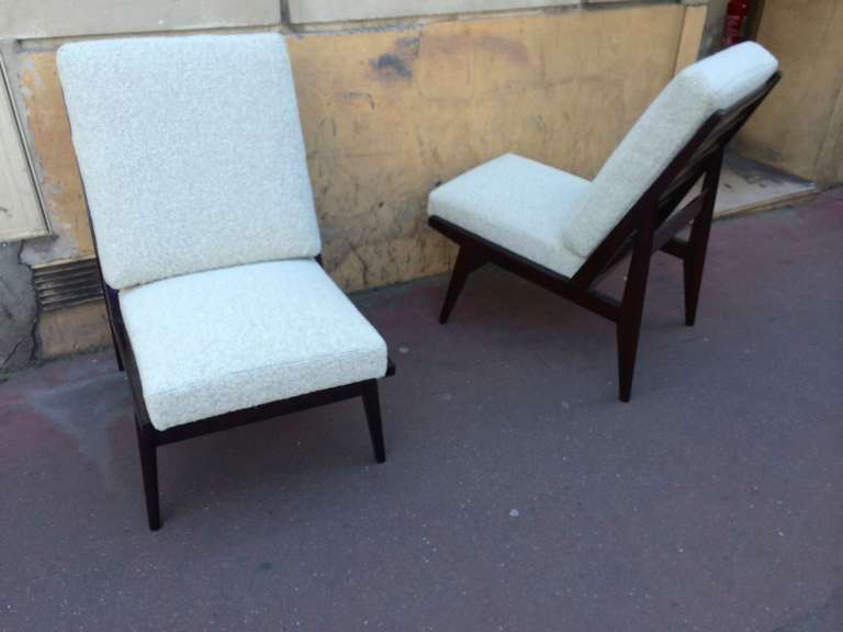 Pair of French 1950s Slipper Chairs with Pure Design, Newly Recovered in Maharam For Sale 5