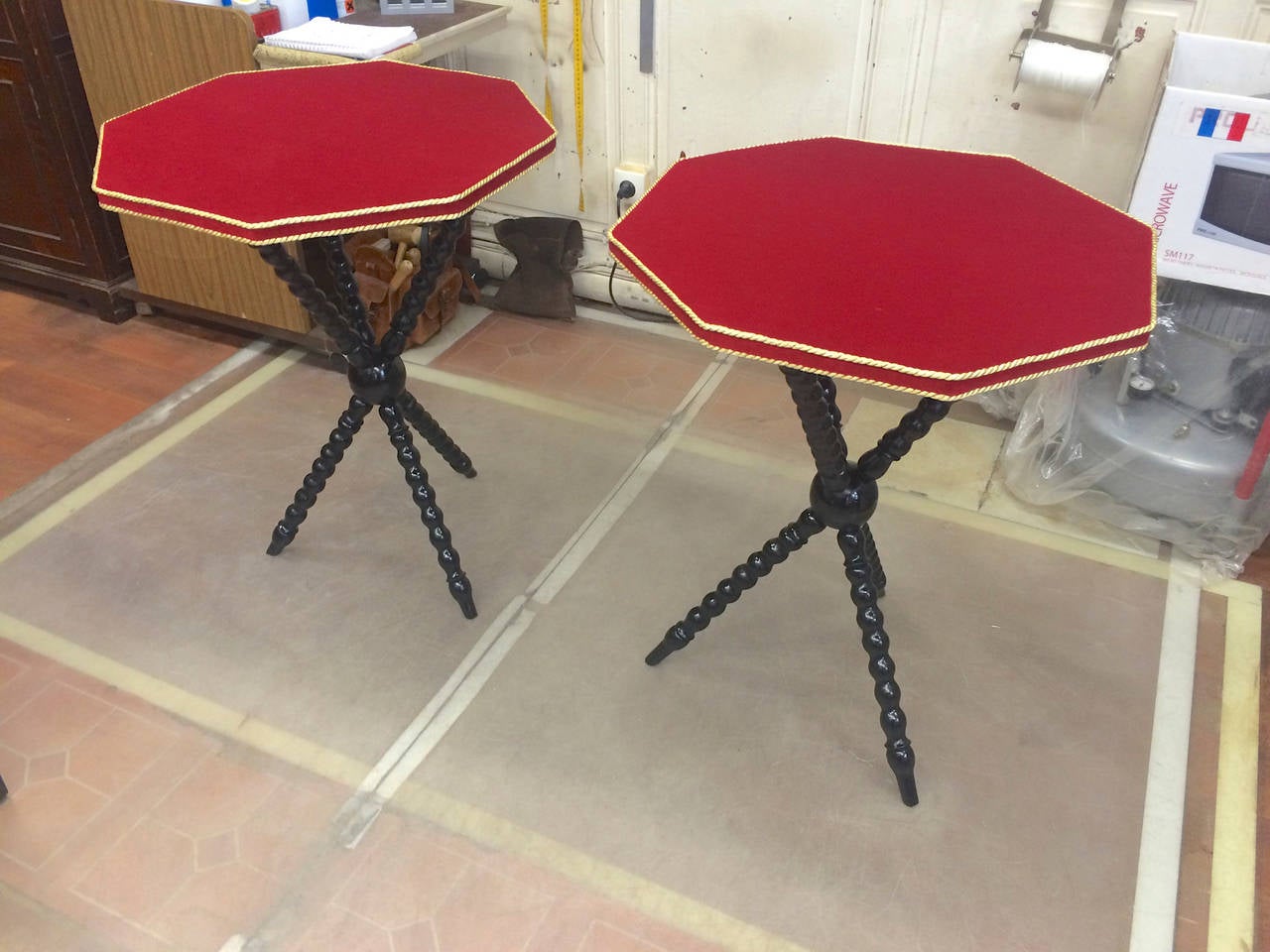 Pair of Neoclassic Side Tables with Red Velvet Top, 1940s In Excellent Condition For Sale In Paris, ile de france