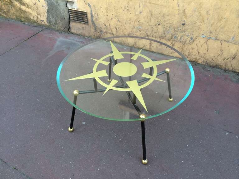 Spectacular Atomic Coffee Table with a Compass Rose Engraved Glass Top For Sale 3