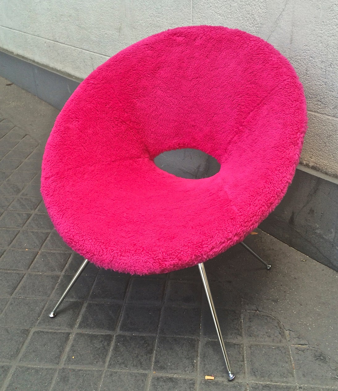 Pair of Pink Wool Faux Fur 1970s Flying Saucer Chairs For Sale 2