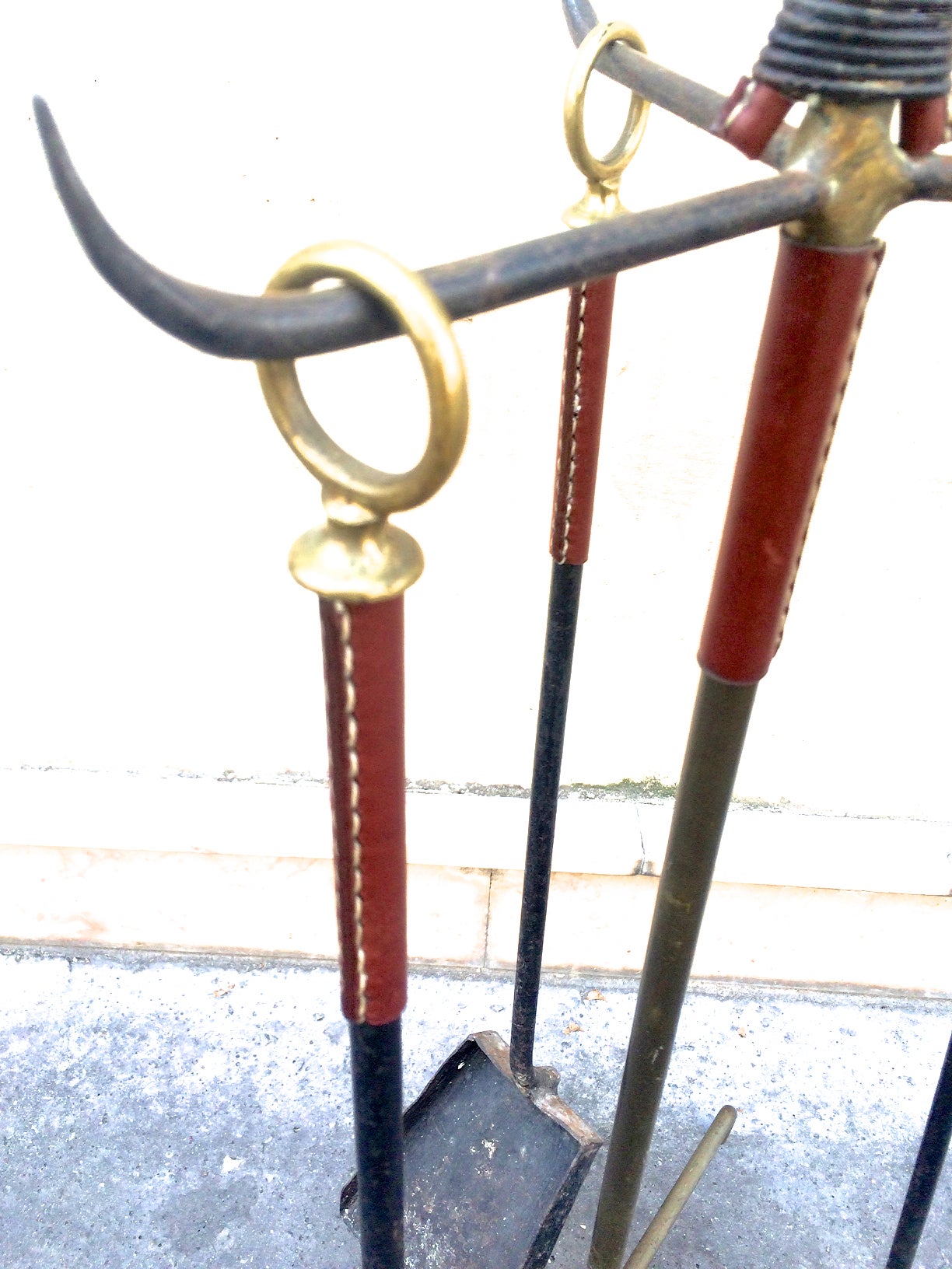 Jacques Adnet Vintage Fire Tools in Hand-Stitched Leather and Wrought Iron In Good Condition In Paris, ile de france