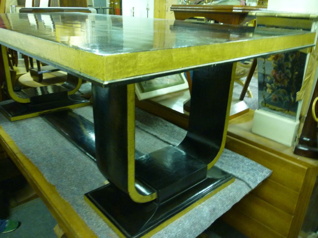 20th Century Rare 1925 Art Deco Dining Table in Black Lacquer and Gold Leaf For Sale