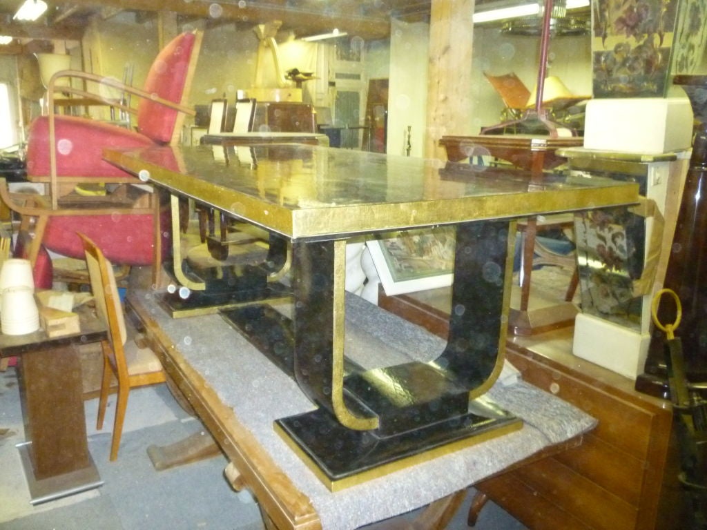 Rare 1925 Art Deco Dining Table in Black Lacquer and Gold Leaf For Sale 1