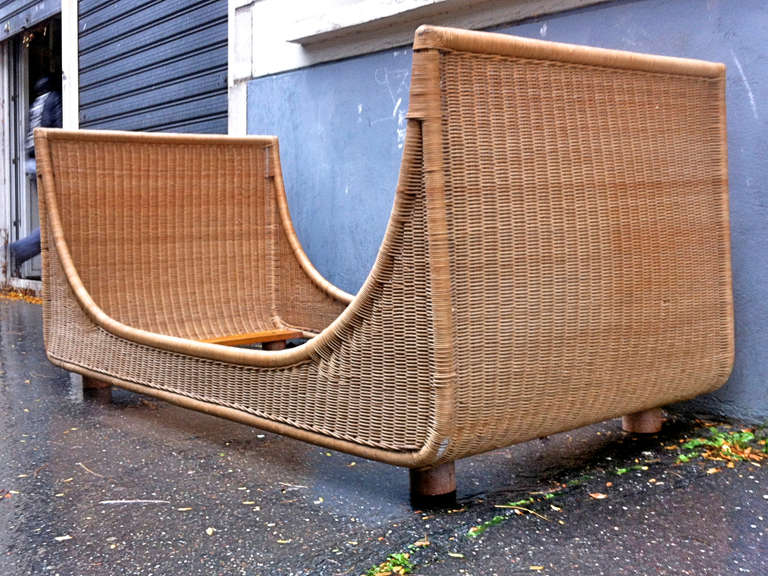 Mid-Century Modern Jean Royere Genuine Documented Superb Day Bed in Good Condition of Rattan
