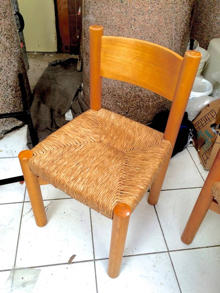 Charlotte Perriand Pair of Ash Tree and Rush Chairs in Good Vintage Condition For Sale 4