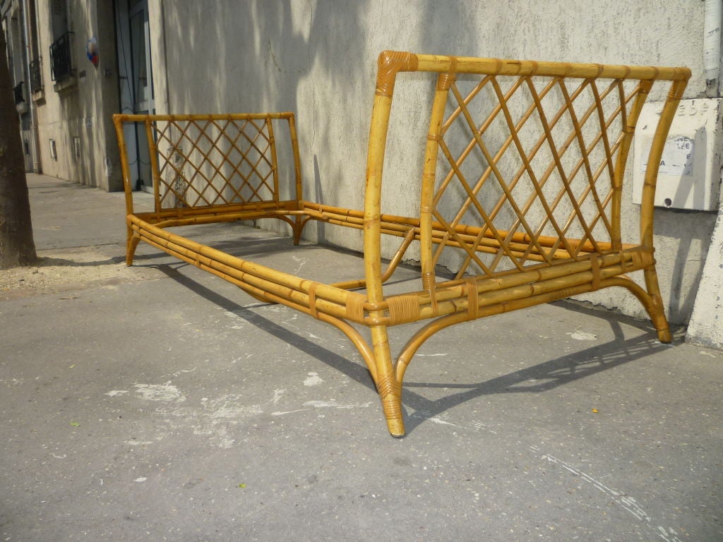 Louis Sognot Rattan Daybed in Excellent Condition of Rattan For Sale 5