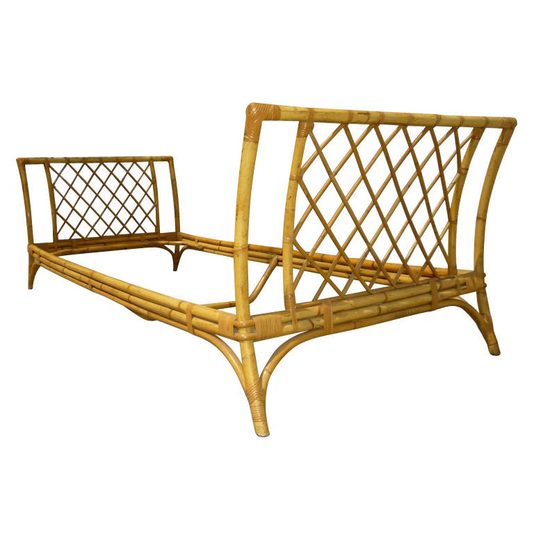 Louis Sognot Rattan Daybed in Excellent Condition of Rattan For Sale