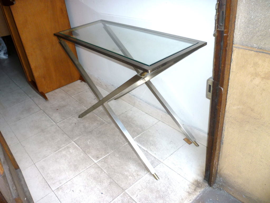 1970s Very Pure Design Small Console in Steel, Glass and Brass For Sale 2