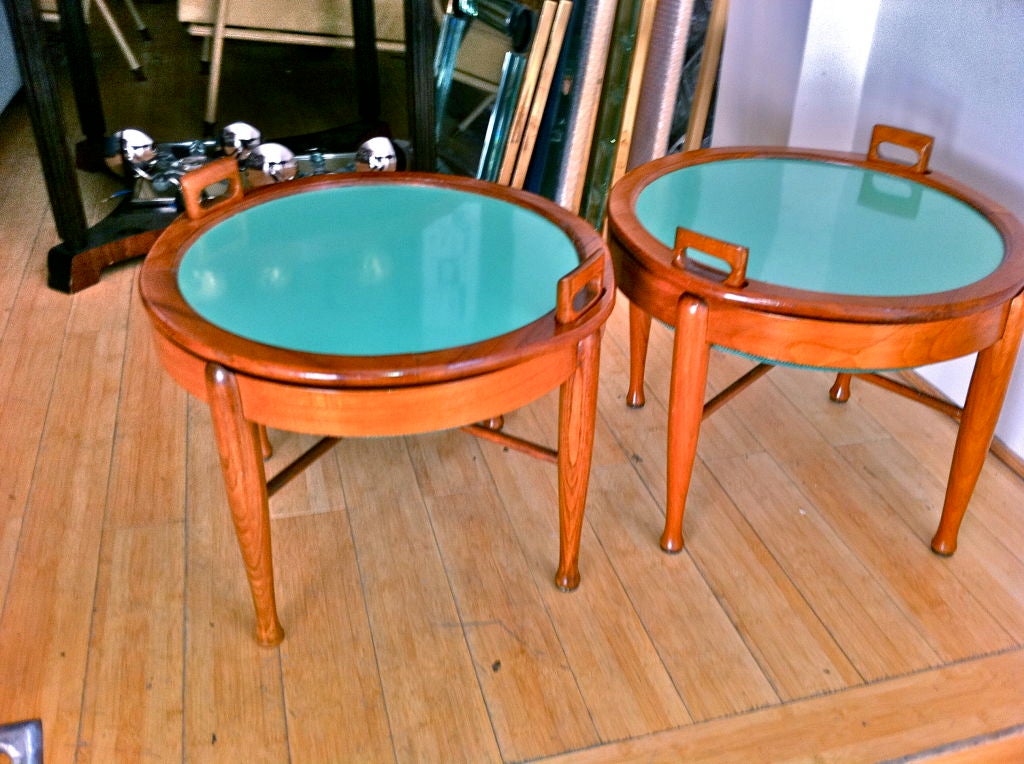 Very clever pair of reversible stools that can be made in additional coffee tables.