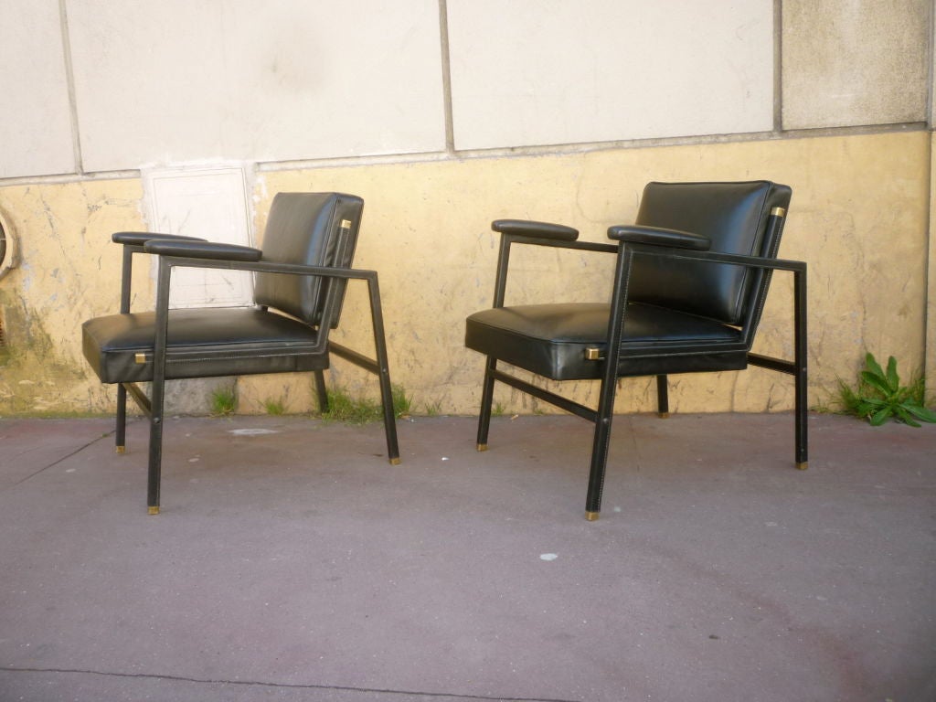 Jacques Adnet Chic Pair of Black Hand-Stitched Lounge Chairs In Good Condition In Paris, ile de france