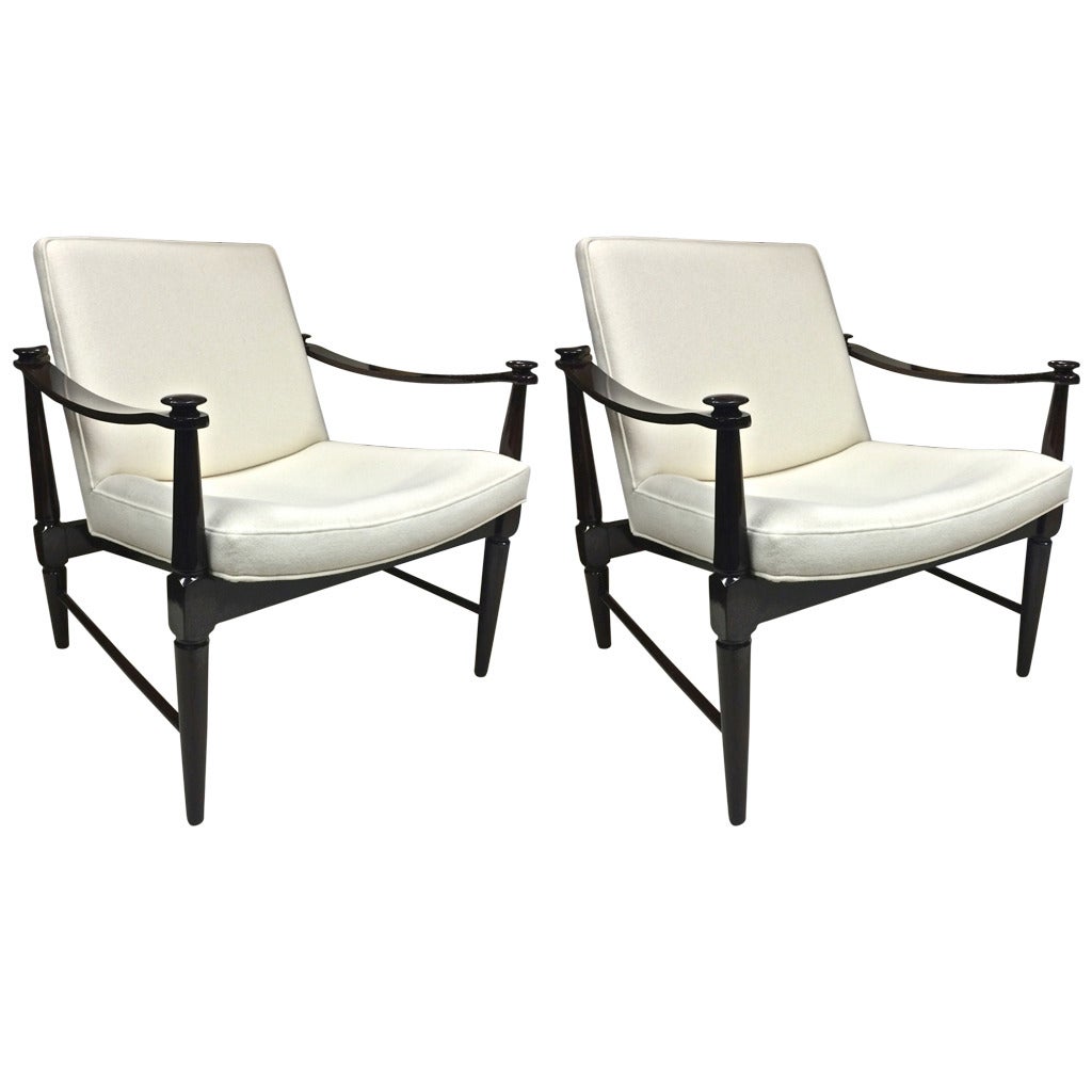 Style of Finn Juhl Pair of Lounge Chairs Newly Reupholstered in Raw White Cloth For Sale
