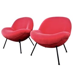 "Lips" shaped rare  pair of  50s chairs covered in pink velvet