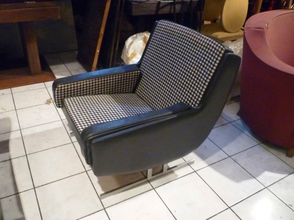 Steel superb check and vynil reversible pair of lounge chairs For Sale
