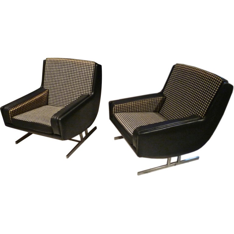 superb check and vynil reversible pair of lounge chairs For Sale