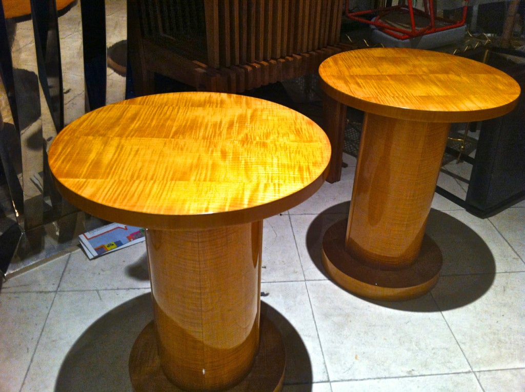 French Jules Leleu Sycamore Pair of Refined Round Cylindric Side Tables For Sale