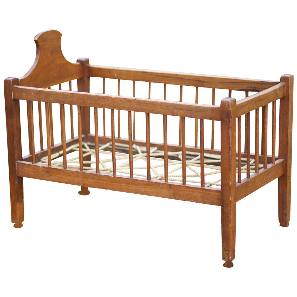 American Infant or Doll Cherry Crib, circa 1840 For Sale