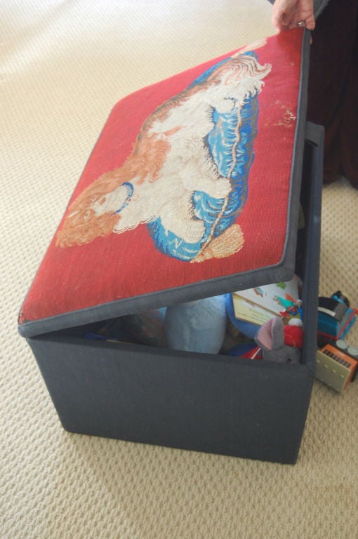 Needlepoint Ottoman Hinged Box In Excellent Condition For Sale In Savannah, GA