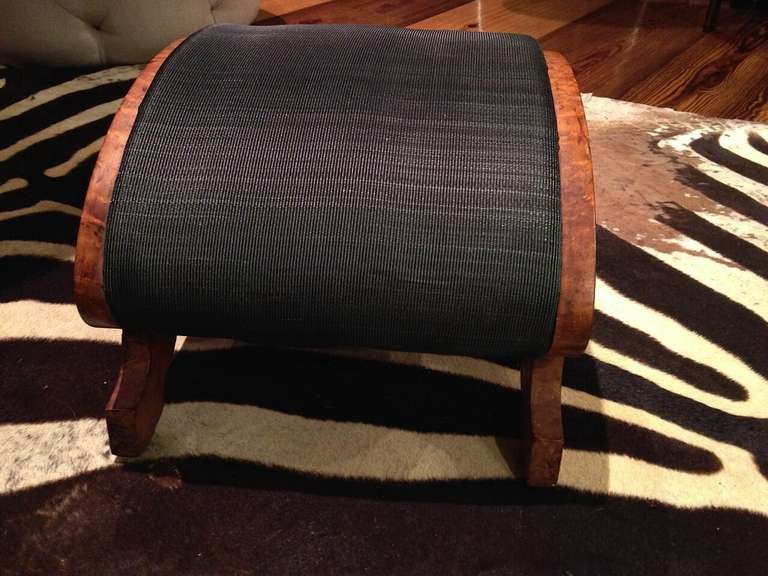 19th Century Biedermeier Burr Walnut Footstool Upholstered in Horsehair In Excellent Condition For Sale In Savannah, GA