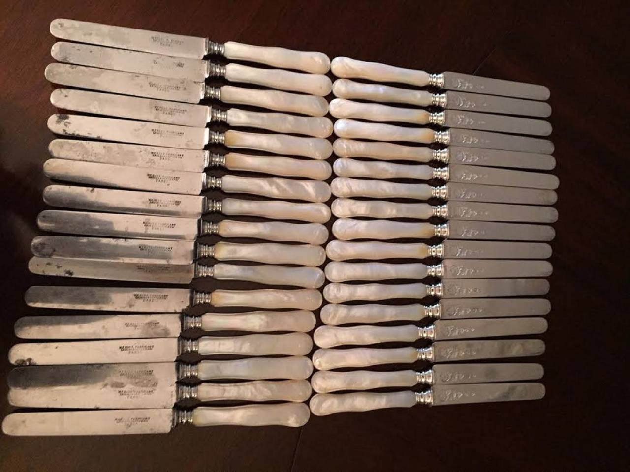 34 Silver and Mother-of-Pearl French  Fruit Knives in Original Stamped Box Paris For Sale 2