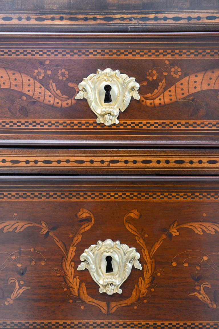 Fine Pair of Italian Neoclassic Marquetry and Parquetry Inlaid Commodes For Sale 1