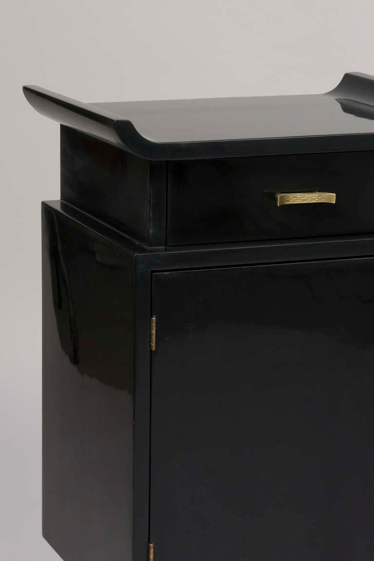 Black Lacquered Asian Modern Nightstands In Excellent Condition In Brooklyn, NY