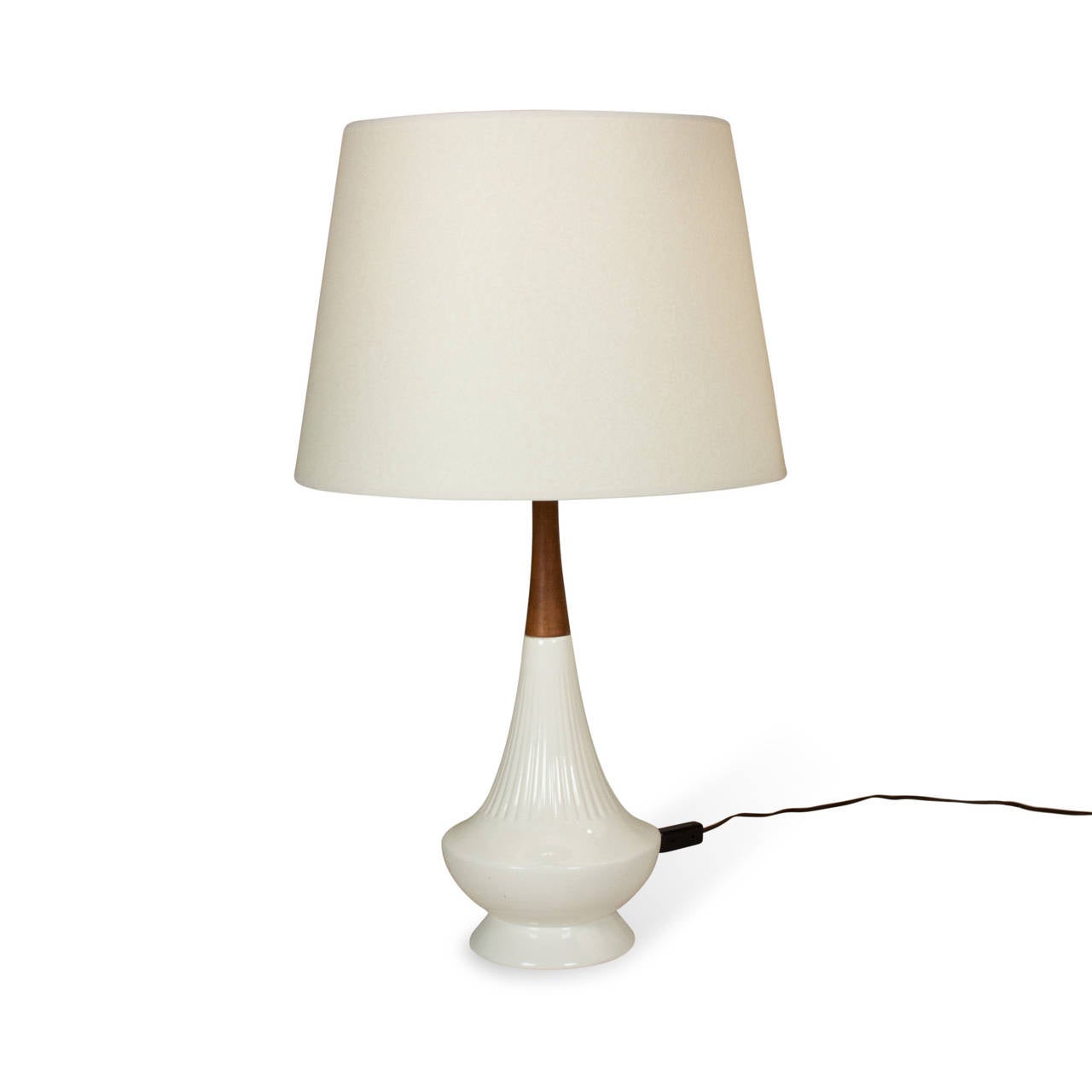 Pair of Ceramic and Walnut Table Lamps In Excellent Condition In Brooklyn, NY