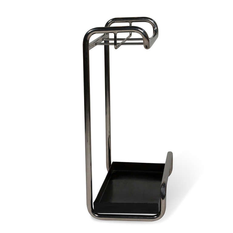 Tubular Chrome Umbrella Stand In Good Condition In Brooklyn, NY