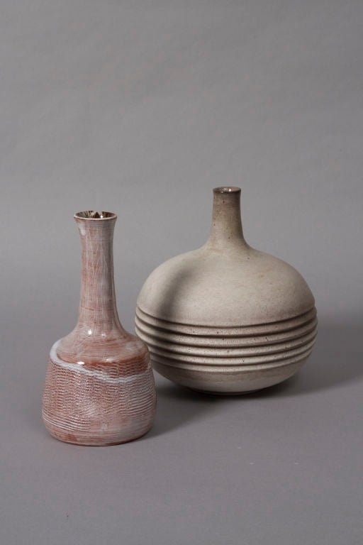 A Striking Group of Three Important Ceramic Vases In Excellent Condition In Brooklyn, NY