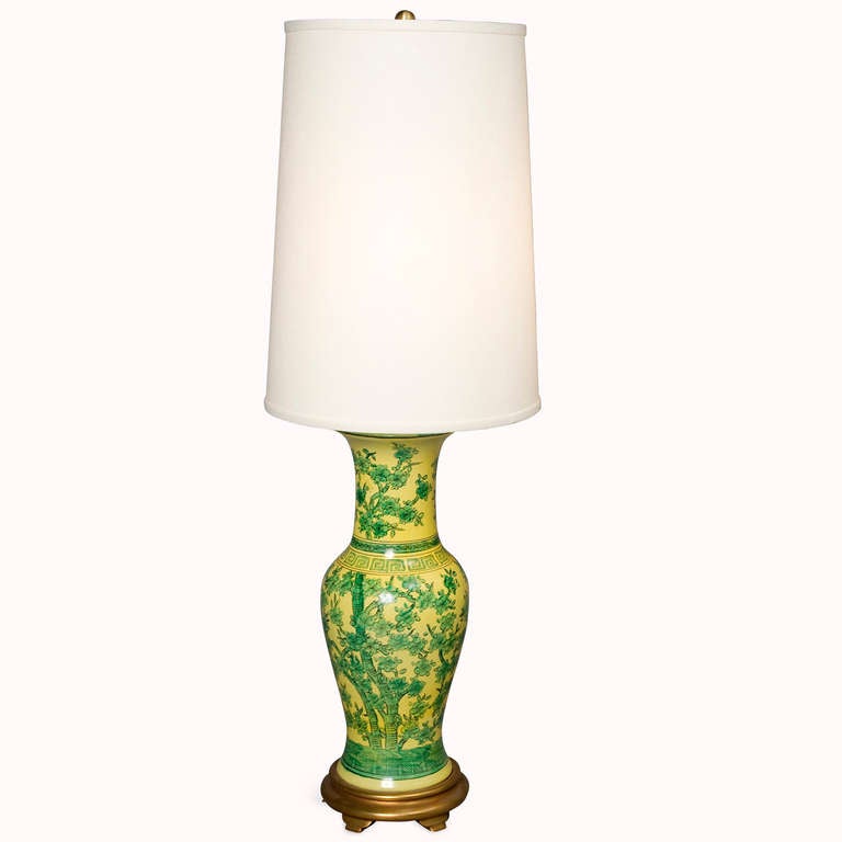 American Chinese Ceramic Urn Form Table Lamps