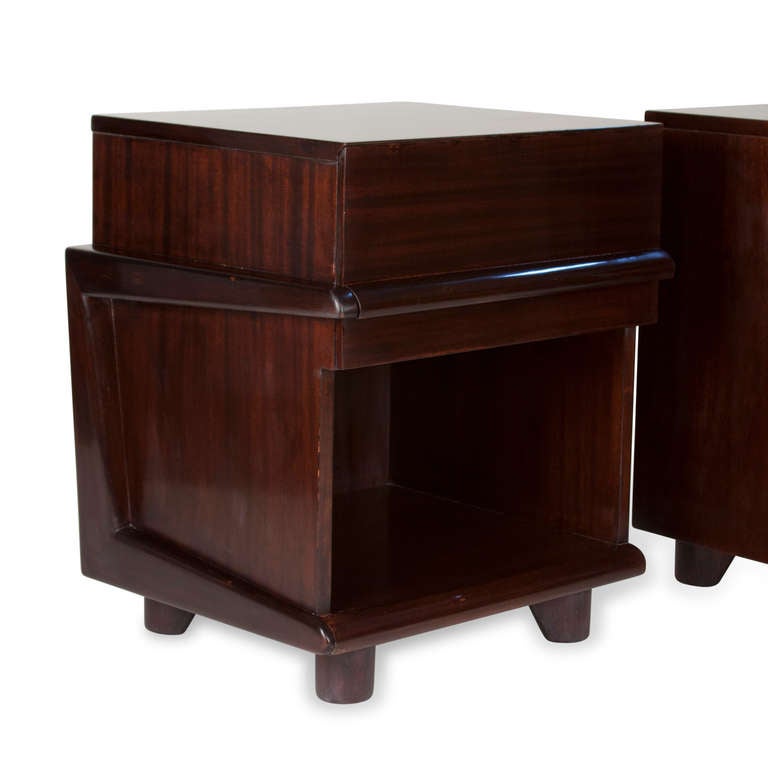 Pair of Single Drawer Walnut End Tables In Excellent Condition In Brooklyn, NY