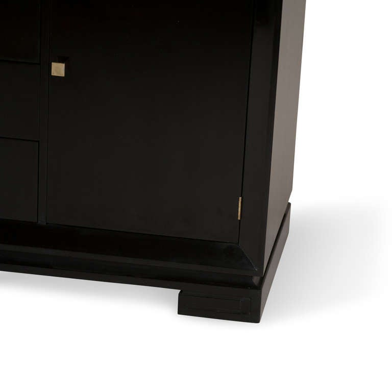 Black Lacquer Credenza In Excellent Condition In Brooklyn, NY