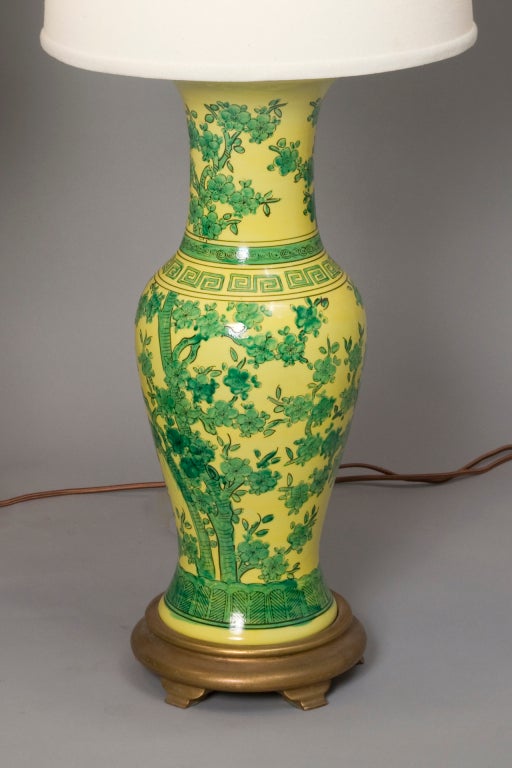 Green and Yellow Chinese Ceramic Urn Form Table Lamps In Excellent Condition In Brooklyn, NY