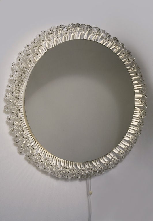 Circular Illuminated Mirror with Resin Flower Border