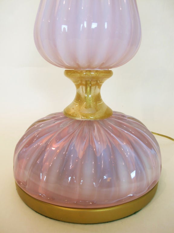 Pair of Monumental Italian Pink Murano Glass Lamps For Sale 3