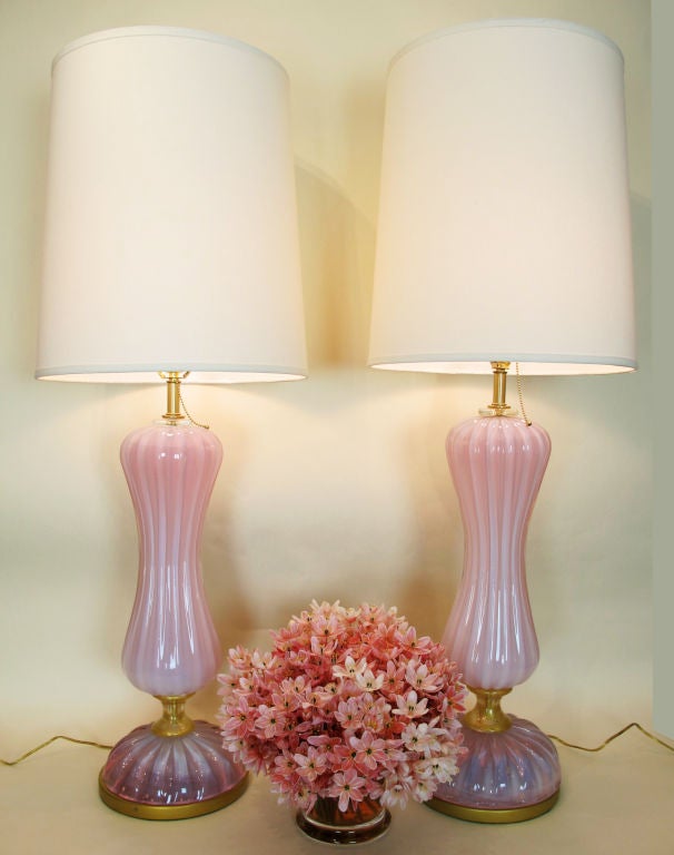 Pair of Monumental Italian Pink Murano Glass Lamps For Sale 5