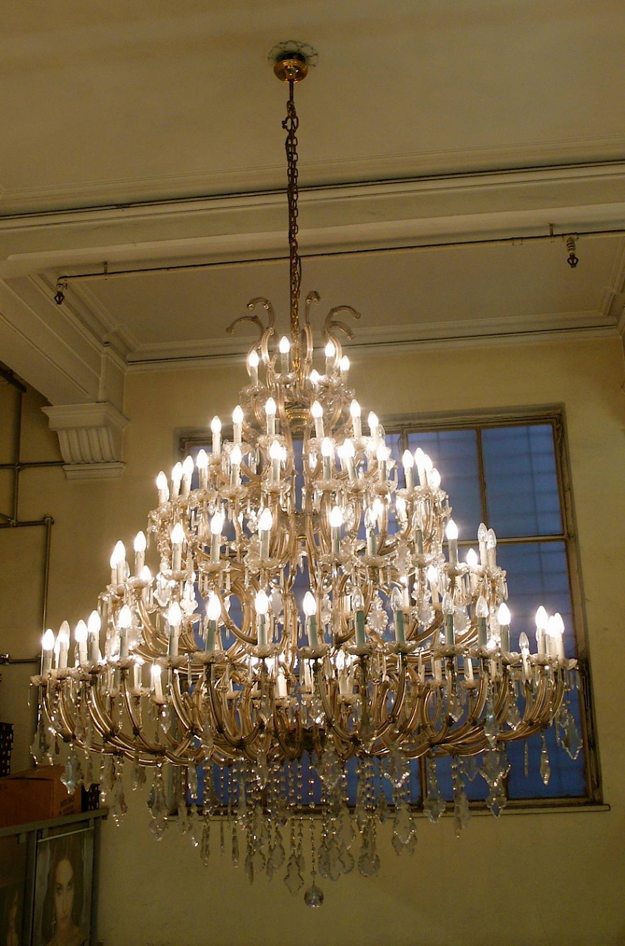 Giant original pair of chandeliers  Maria Theresa
HEIGHT:
200 cm without chain