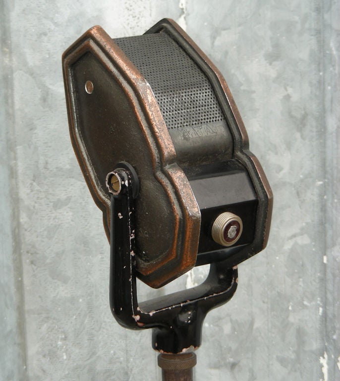 A 1950 Microphone 1